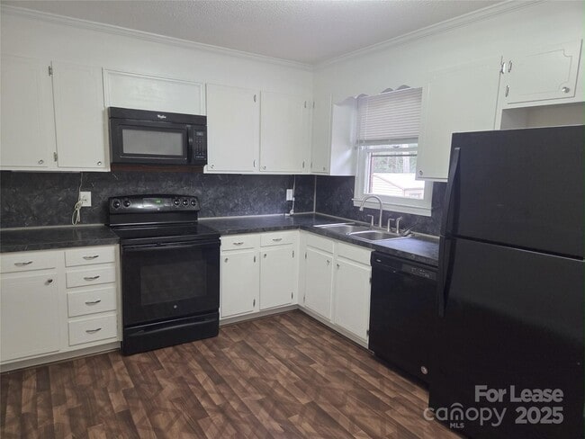 411 Town St in Landis, NC - Building Photo - Building Photo