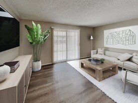 7233 W San Miguel Ave in Glendale, AZ - Building Photo