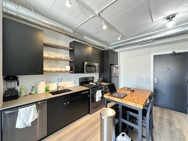 941 W Belmont Ave in Chicago, IL - Building Photo - Building Photo