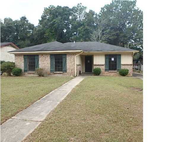 property at 1661 Gentilly Dr W