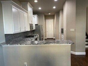 10557 Chaucer Hill Ln in Irving, TX - Building Photo - Building Photo