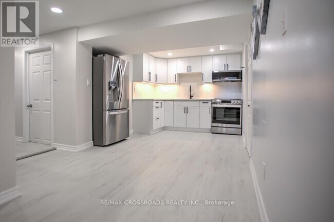 66 Bayhampton Crescent in Vaughan, ON - Building Photo - Building Photo