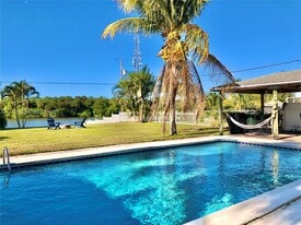 831 Bailey Dr in Sebastian, FL - Building Photo