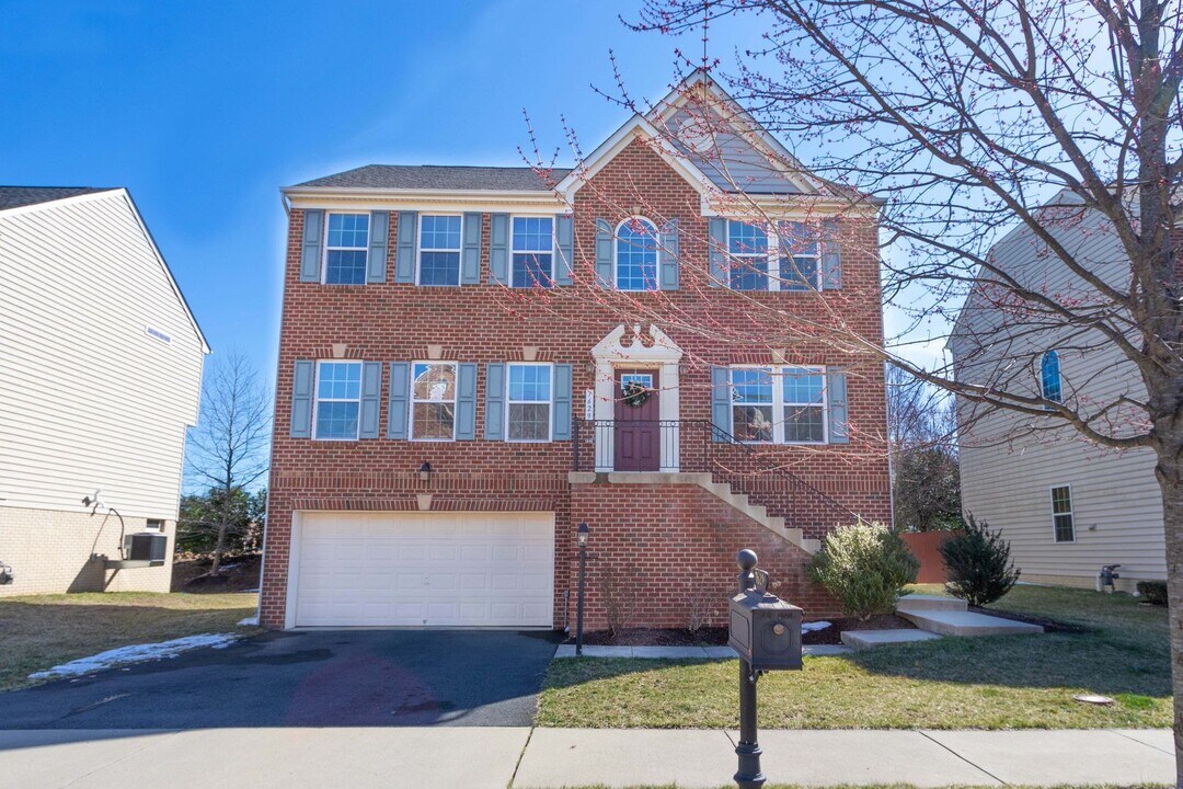 7629 Hamelin Ln in Gainesville, VA - Building Photo