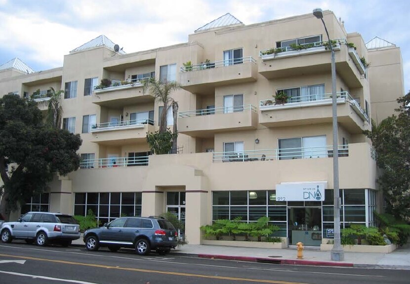902-914 Broadway in Santa Monica, CA - Building Photo