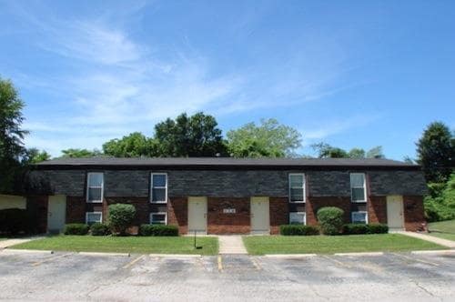 property at 715 White Oak Dr
