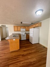 824-828 Erica Way in Harrisburg, OR - Building Photo - Building Photo