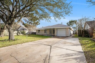 2905 Somerset Ave in Texas City, TX - Building Photo - Building Photo