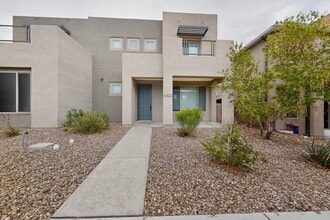 6322 Vista del Bosque Dr in Albuquerque, NM - Building Photo - Building Photo