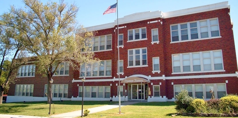 Truman Towers in Osceola, MO - Building Photo