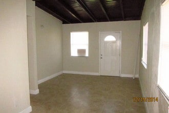 3701 SW 48th Ave in Hollywood, FL - Foto de edificio - Building Photo