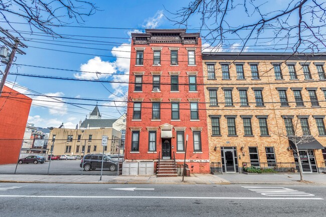 554 Observer Hwy in Hoboken, NJ - Foto de edificio - Building Photo