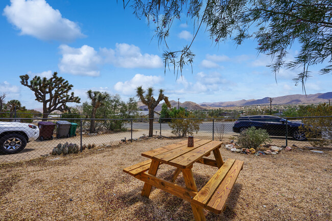 61818 Terrace Dr in Joshua Tree, CA - Building Photo - Building Photo