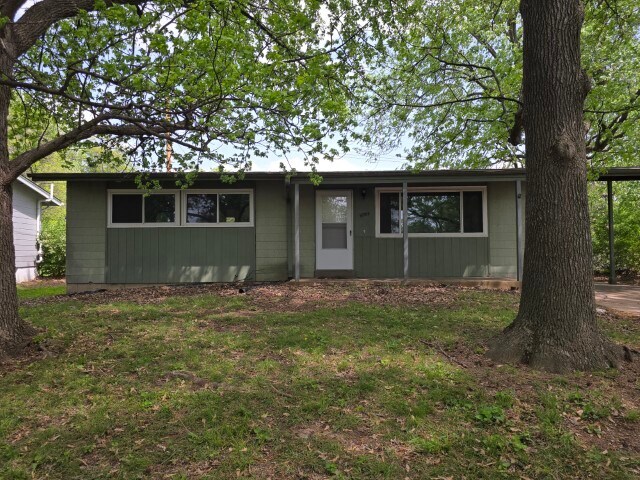 10304 Bon Oak Dr in Dellwood, MO - Building Photo