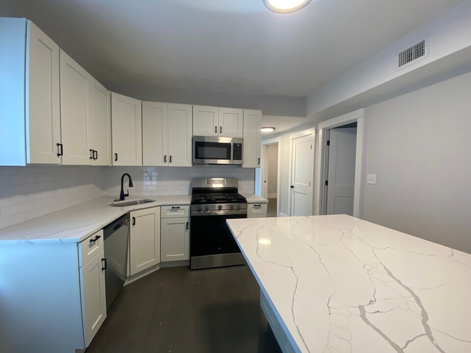 116 Marginal St, Unit 3 in Boston, MA - Building Photo