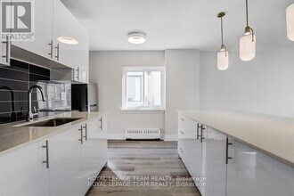 325 Besserer St in Ottawa, ON - Building Photo - Building Photo