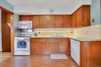 47 Nancy Dr in East Hartford, CT - Foto de edificio - Building Photo