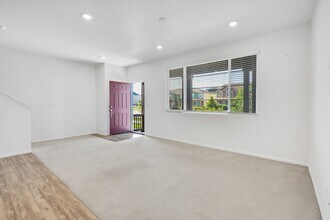 21072 E 60th Ave in Aurora, CO - Building Photo - Building Photo