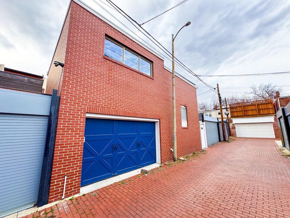 815 8th St NE in Washington, DC - Building Photo