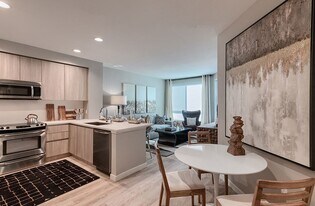 1094 Tanland Dr in Palo Alto, CA - Building Photo