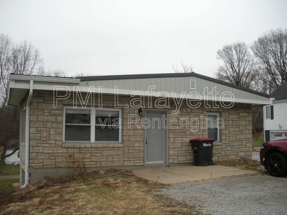 804 E Main St in Attica, IN - Building Photo