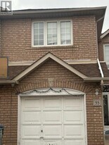 55 Lauraglen Crescent in Brampton, ON - Building Photo