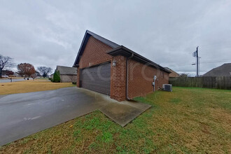 97 Cottonwood Dr in Muscle Shoals, AL - Building Photo - Building Photo