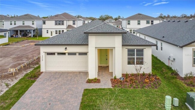 4959 Shady Pnes Dr in St. Cloud, FL - Foto de edificio - Building Photo