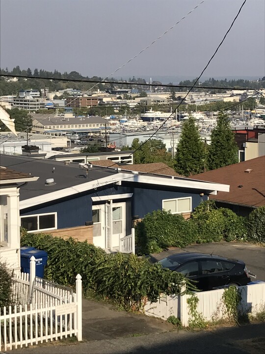 3627 13th Ave W, Unit 2 in Seattle, WA - Foto de edificio