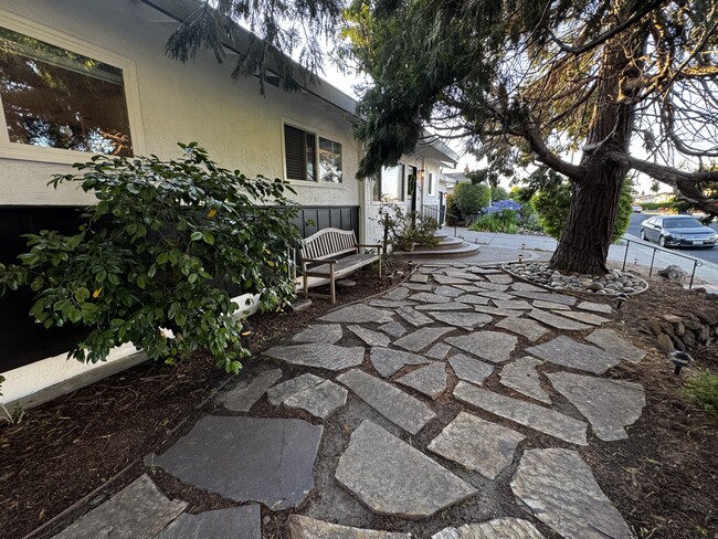 2634 Emma Dr in Pinole, CA - Building Photo - Building Photo