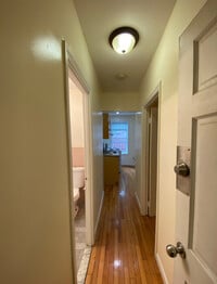 139 Chelsea St, Unit #1R photo'