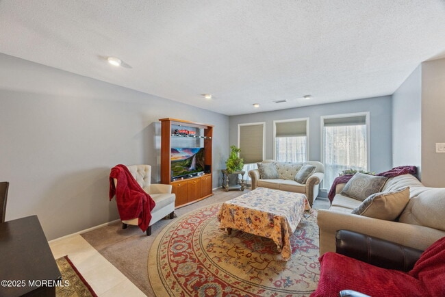 335 Devon Pl in Morganville, NJ - Building Photo - Building Photo