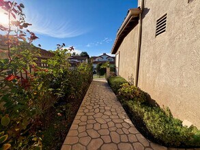 5328 Francisca Way in Agoura Hills, CA - Building Photo - Building Photo