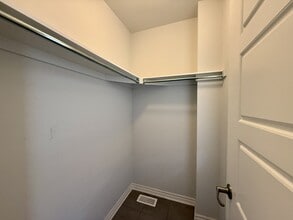 270 Atima Cir in Ottawa, ON - Building Photo - Building Photo