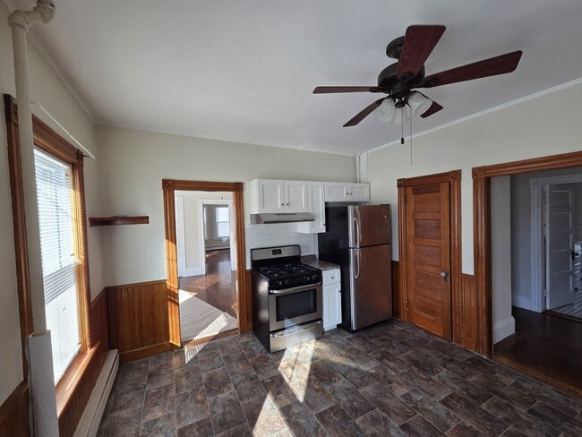 110 Church St, Unit 1 in Bristol, RI - Building Photo - Building Photo