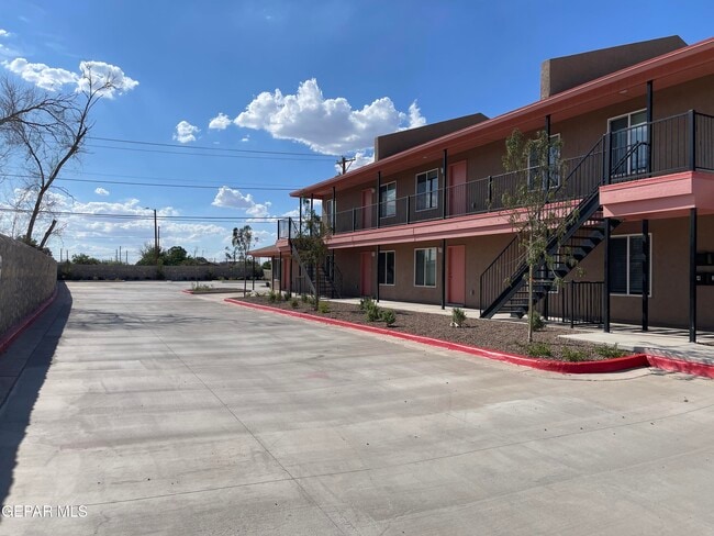 445 Gallagher St in El Paso, TX - Building Photo - Building Photo