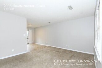 2005 Hummingbird Ct in High Point, NC - Building Photo - Building Photo