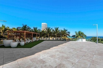 7135 Collins Ave in Miami, FL - Building Photo - Building Photo