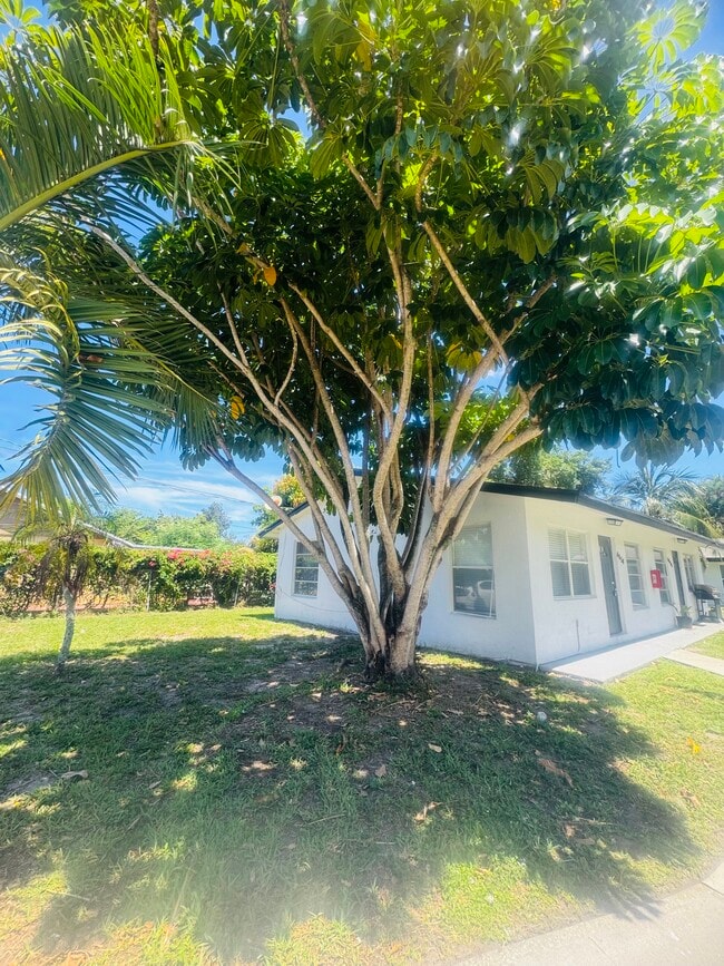 4654 Schall Rd in West Palm Beach, FL - Building Photo - Building Photo