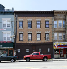 332 Bloomfield Ave in Newark, NJ - Foto de edificio - Building Photo