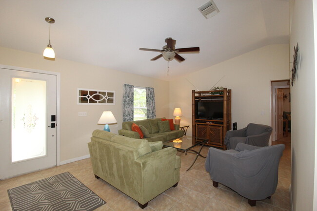 5300 Seagrape Dr in Fort Pierce, FL - Building Photo - Building Photo
