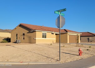 650 Vista Del Rio Ct in Wickenburg, AZ - Building Photo - Building Photo