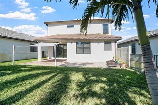 8197 Hanoverian Dr in Greenacres, FL - Building Photo