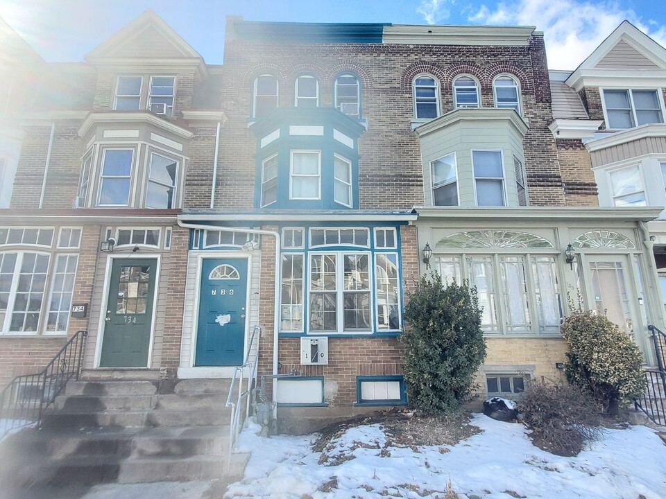 736 N 5th St in Allentown, PA - Foto de edificio