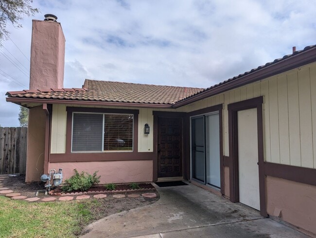 926 Oleander St in Lompoc, CA - Building Photo - Building Photo