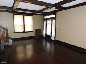 220 Greydon Ave-Unit -Unit 1 in Mckees Rocks, PA - Building Photo - Building Photo