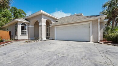 7028 Starfish Ct in Panama City Beach, FL - Building Photo - Building Photo