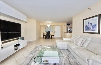 3530 Mystic Pointe Dr, Unit #2308 in Aventura, FL - Building Photo - Building Photo