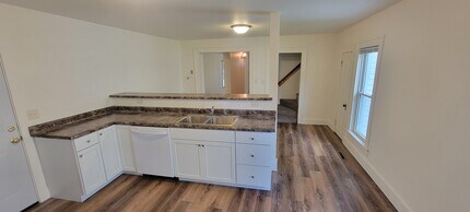 121 Broadway St in Eau Claire, WI - Building Photo - Building Photo