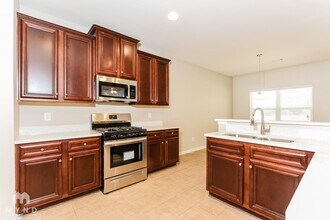 7425 Absinth Dr in Atlanta, GA - Building Photo - Building Photo